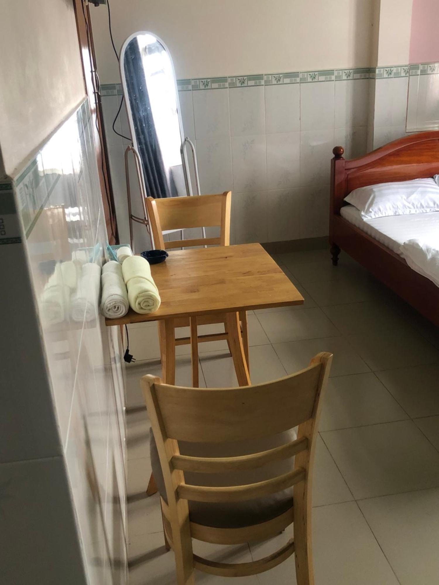バオロク Khach San Quoc Viet Bed & Breakfast エクステリア 写真