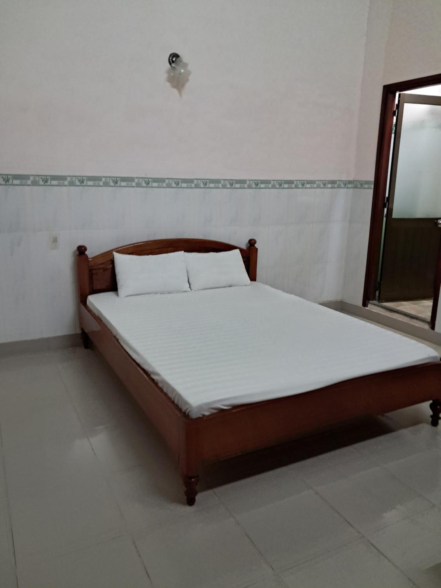 バオロク Khach San Quoc Viet Bed & Breakfast エクステリア 写真