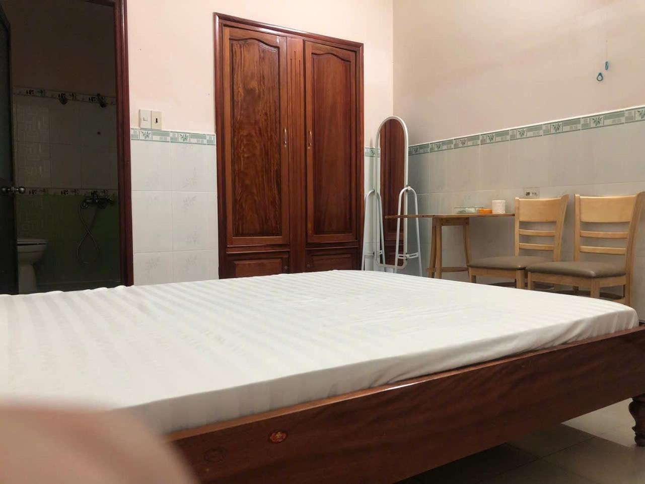 バオロク Khach San Quoc Viet Bed & Breakfast エクステリア 写真